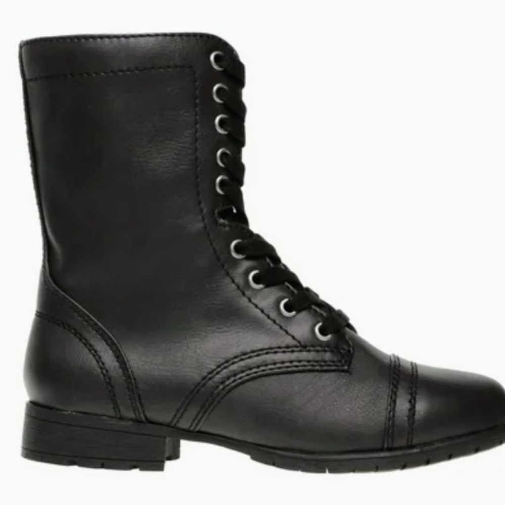 Time and Tru Black Ankle Boots